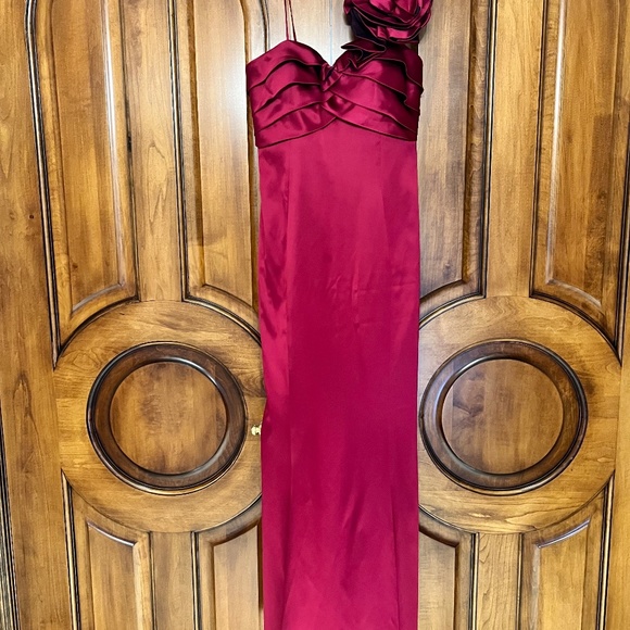 Marc Bouwer Red Rose Gown - Picture 6 of 7